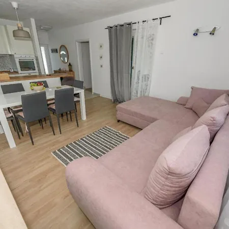 Holiday home House Dm