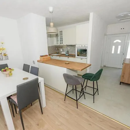 House Dm Holiday home *
