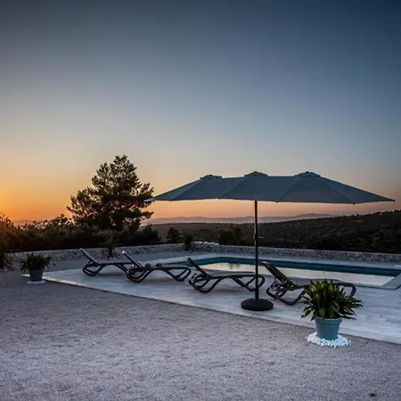 House Dm Holiday home