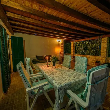 House Dm Bobovisca
