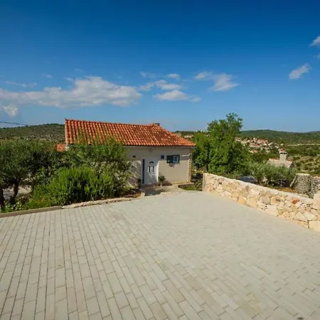 House Dm Holiday home