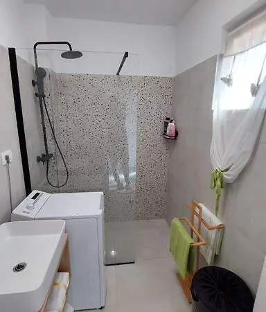 House Dm فيلة Bobovisca