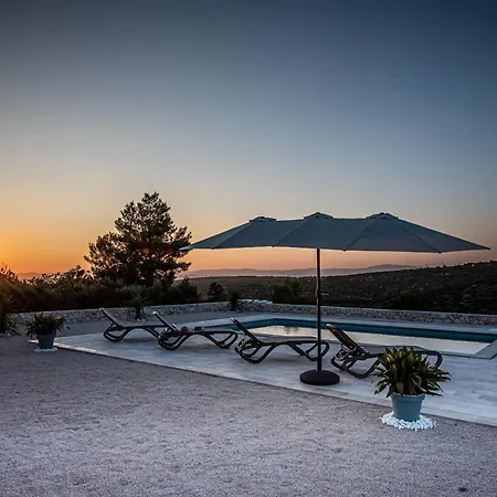 House Dm * Bobovisca