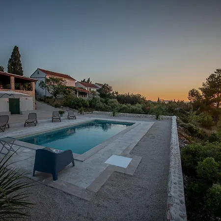 House Dm * Bobovisca