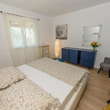 House Dm * Bobovisca