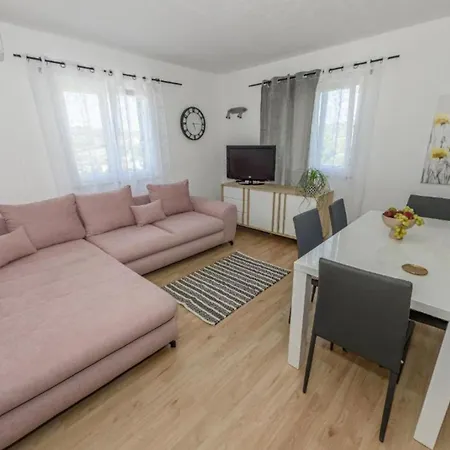 Hébergement de vacances House Dm Bobovisca
