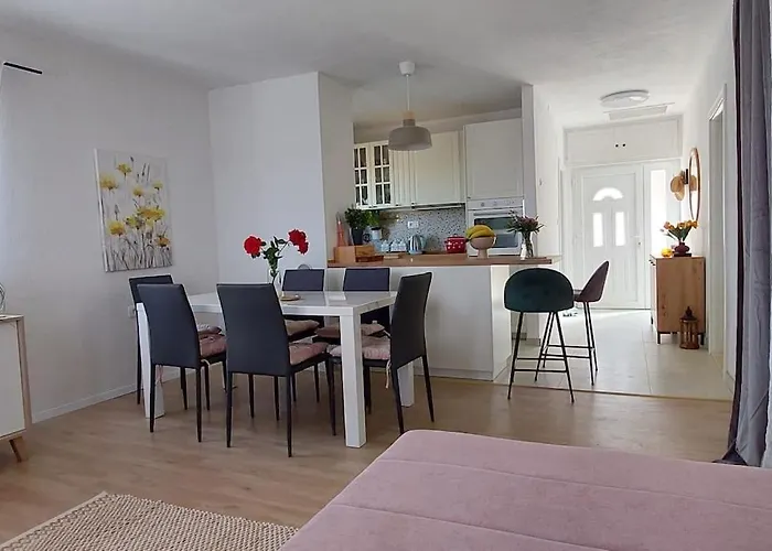Villa House Dm