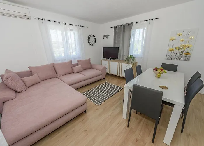 House Dm Bobovisca