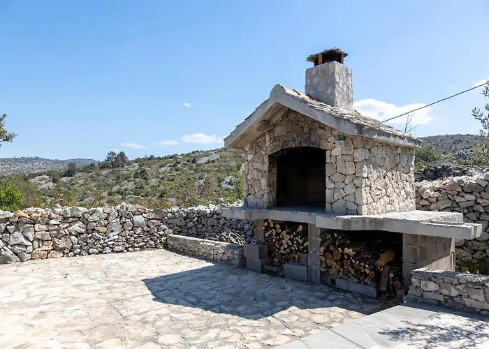 House Dm Villa