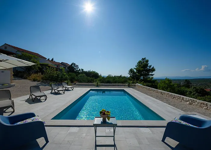 House Dm Villa *