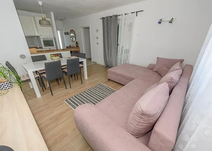 House Dm Villa *